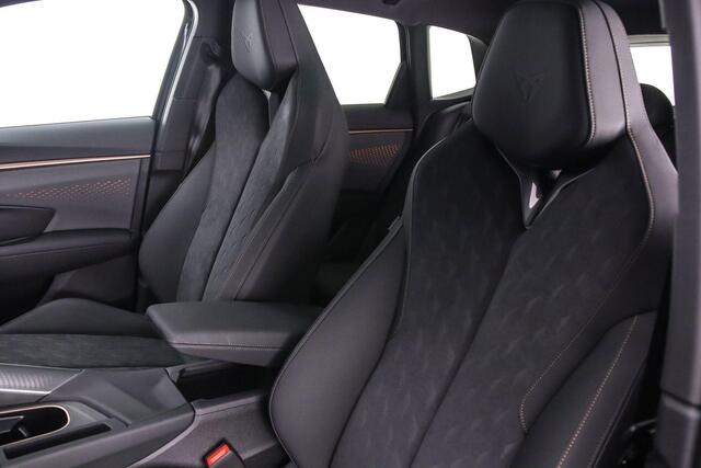 Cupra Terramar VZ Performance 1.5 TSI eHybrid 272pk DSG Automaat Trekhaak, Panoramadak, Sennheiser audio, LED matrix koplampen, Adaptive cruise control – foto 4