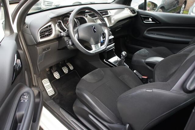 DS DS 3 1.2 PURETECH NAVI/CAM/CRUISE NIEUWE DISTRIBUTIE PERFECTE STAAT