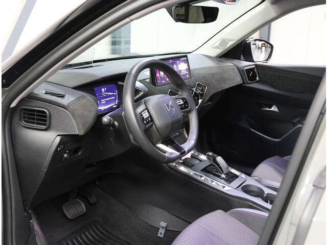 DS DS 3 1.2 130PK Performance Line | AUTOMAAT | AppleCarPlay/AndroidAuto | Navigatie | Climate Control | Adaptief Cruise Control | 360'Camera | Alcantara | Keyless | Head-Up Display | Privacy Glass | Isofix |
