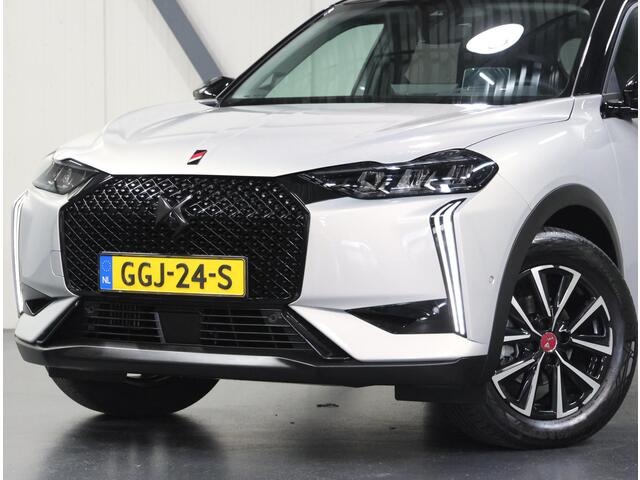 DS DS 3 1.2 130PK Performance Line | AUTOMAAT | AppleCarPlay/AndroidAuto | Navigatie | Climate Control | Adaptief Cruise Control | 360'Camera | Alcantara | Keyless | Head-Up Display | Privacy Glass | Isofix |