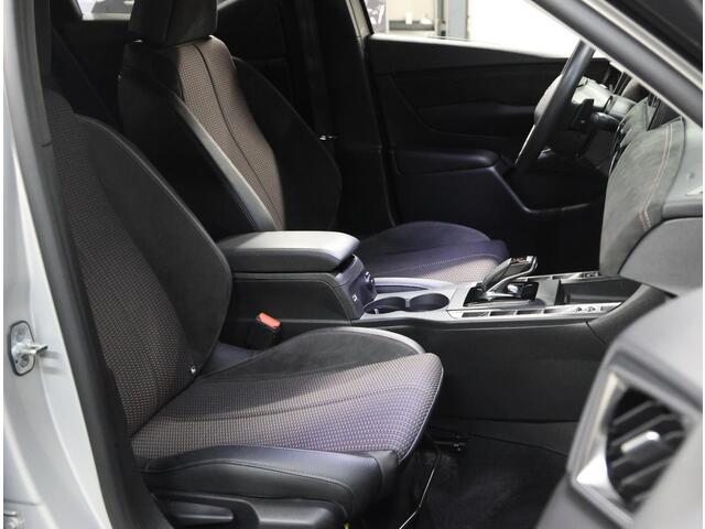 DS DS 3 1.2 130PK Performance Line | AUTOMAAT | AppleCarPlay/AndroidAuto | Navigatie | Climate Control | Adaptief Cruise Control | 360'Camera | Alcantara | Keyless | Head-Up Display | Privacy Glass | Isofix |