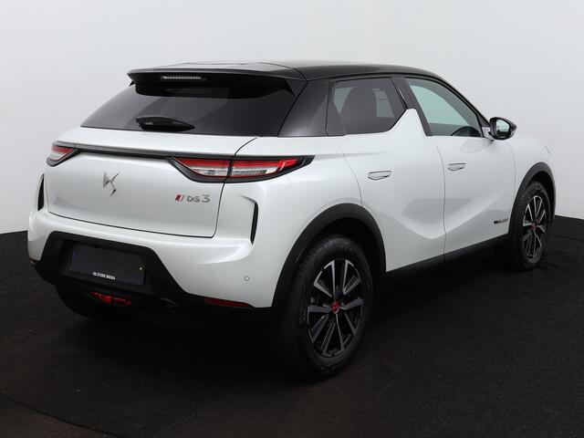 DS DS 3 CROSSBACK 100pk Performance Line | Navigatie | Achteruitrijcamera | 17"Lichtmetalen velgen |