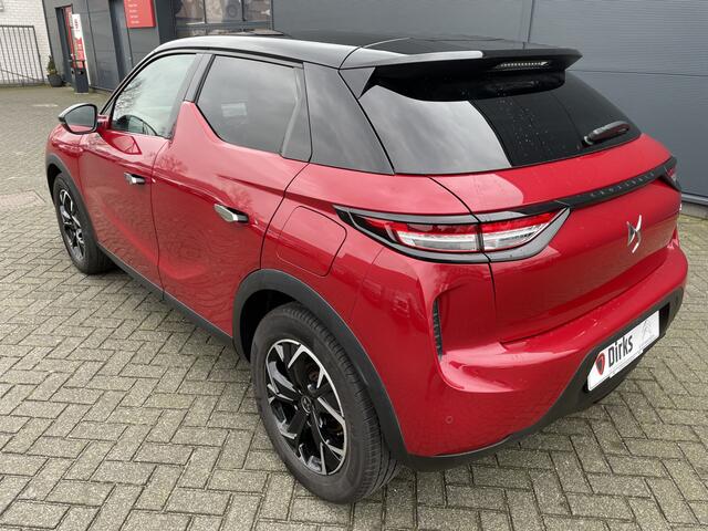 DS DS 3 CROSSBACK 100pk Performance Line (Camera - Stoelverwarming - Automatische Airco - Navigatie - Apple Carplay)