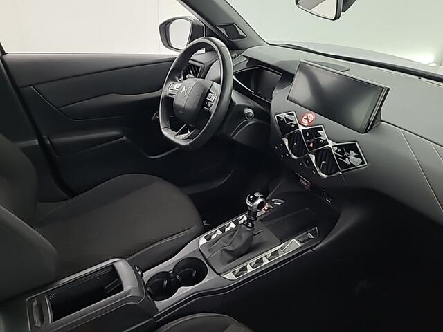 DS DS 3 CROSSBACK 1.2 PureTech Montmartre (101 PK) 1e-Eig. Keurig-Onderh. BOVAG-Garantie. NL-Auto. Navigatie/Apple-Carplay/Android-Auto, Cruisecontrol, Parkeersensoren, Airco, DAB, Lm-Velgen-17Inch, Privacy-Glas