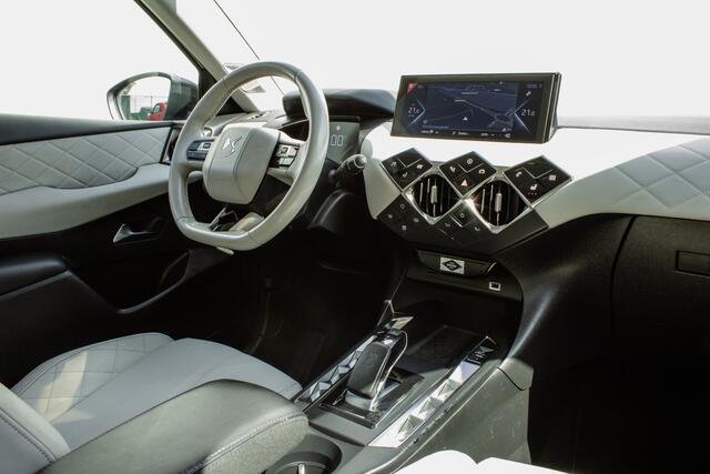 DS DS 3 CROSSBACK E-Tense La Premiere 50 kWh Head up/ Stoelverwarming/ Carplay/ Navigatie/ Full led/ Leer/ Blindspot/ Camera