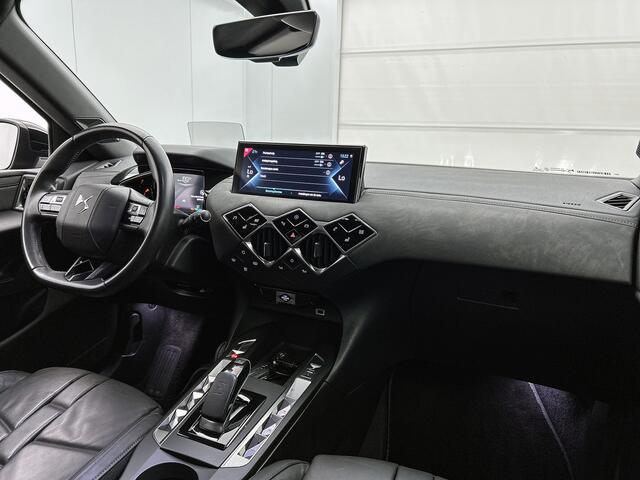 DS DS 3 CROSSBACK E-Tense Executive 50 kWh / 100% Elektrisch / 100% Stijlvol / Cruise ctr. / Lm velg. / Airco-ecc / Navigatie / DAB / Privacy Glass / Achteruitrijcamera met 180° Vision + parkeersensoren vóór en achter / Apk 05-2027