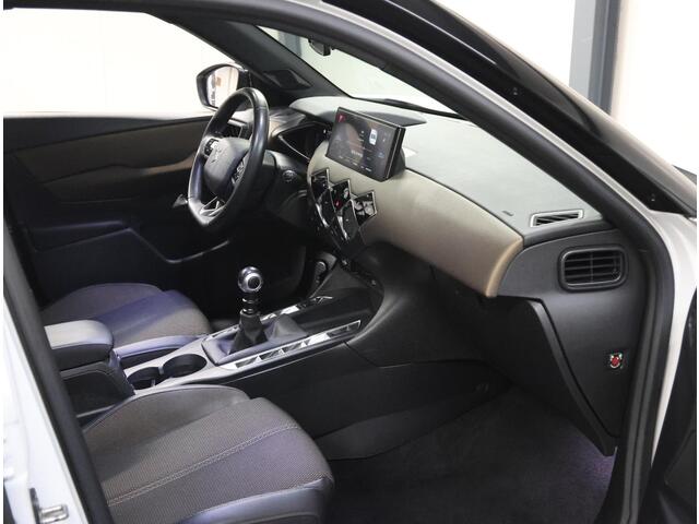 DS DS 3 CROSSBACK 1.2 100PK Business | AppleCarPlay/AndroidAuto | Armsteun | Bluetooth | LED | Navigatie | Climate Control | Cruise Control | Keyless | DAB Radio | Privacy Glass | Parkeersensoren | Isofix |