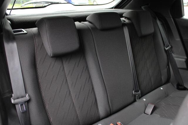 DS DS 3 CROSSBACK 1.2 PureTech 100pk Montmartre | Navigatie | Parkeersensoren | Cruise control | Carplay | Climate control