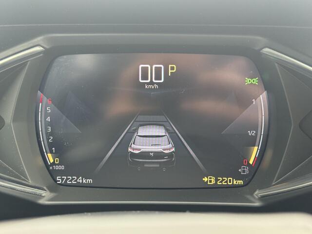 DS DS 3 CROSSBACK 1.2 PT 130 EAT8 Grand Chic | Lederen interieur | Zeer compleet | Prijs is rijklaar