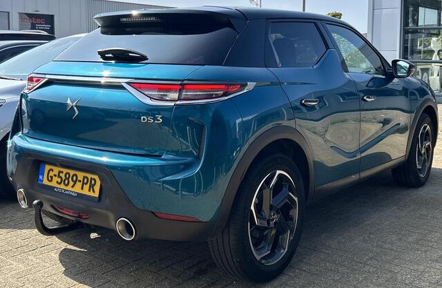 DS DS 3 CROSSBACK 1.2 PureTech Grand Chic 156PK | BOMVOL | AUTOMAAT | 1e Eigenaar | NL AUTO | Trekhaak | DAB+ | 18 Inch | Lederen Bekleding | Navigatie | Climate Control | Apdative Cruise Control | Head Up Display | Focal |