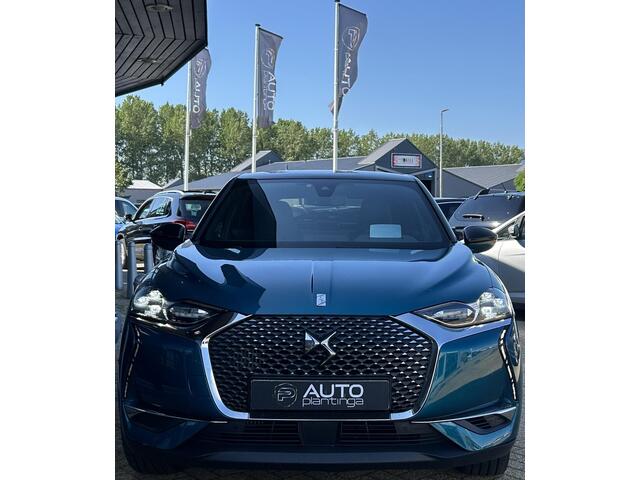 DS DS 3 CROSSBACK 1.2 PureTech Grand Chic 156PK | BOMVOL | AUTOMAAT | 1e Eigenaar | NL AUTO | Trekhaak | DAB+ | 18 Inch | Lederen Bekleding | Navigatie | Climate Control | Apdative Cruise Control | Head Up Display | Focal |