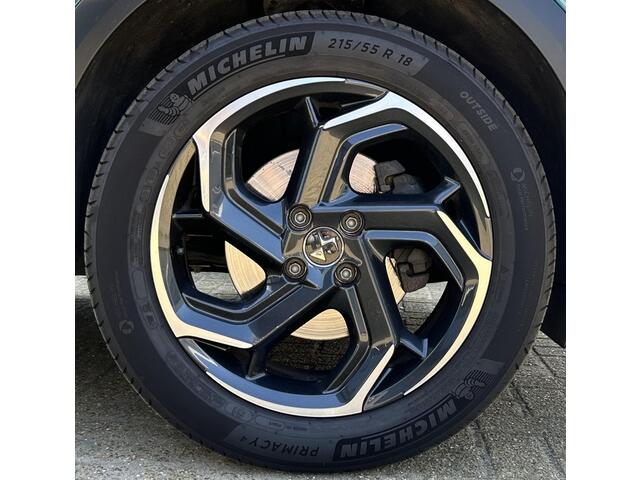 DS DS 3 CROSSBACK 1.2 PureTech Grand Chic 156PK | BOMVOL | AUTOMAAT | 1e Eigenaar | NL AUTO | Trekhaak | DAB+ | 18 Inch | Lederen Bekleding | Navigatie | Climate Control | Apdative Cruise Control | Head Up Display | Focal |
