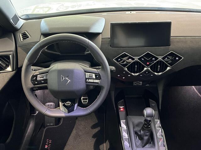 DS DS 3 CROSSBACK Performance Line | 17? Velgen | Keyless Entry | Navigatie | Camera achter | Sensoren voor- en achter | Cruise Control | Apple Carplay & Android Auto