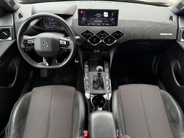 DS DS 3 CROSSBACK PureTech 100 Performance Line+ | Adaptive Cruise Control | Trekhaak afneembaar | Dodehoekdetectie | Parkeersensoren voor + achter | Carplay/Android Auto | Keyless | Climate Control | Achteruitrijcamera | Draadloze telefoonlader | Navigatie |