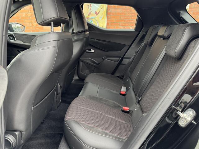 DS DS 3 CROSSBACK PureTech 100 Performance Line+ | Adaptive Cruise Control | Trekhaak afneembaar | Dodehoekdetectie | Parkeersensoren voor + achter | Carplay/Android Auto | Keyless | Climate Control | Achteruitrijcamera | Draadloze telefoonlader | Navigatie |