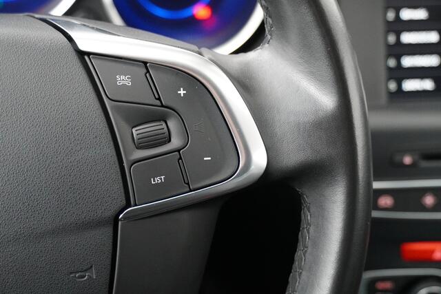 DS DS 4 BWJ 2017 1.2 131 PK Chic | NWE APK / CLIMA / CRUISE / NAVI / CAMERA / CARPLAY / LEDER-ALCANTARA / PRIVACY GLASS