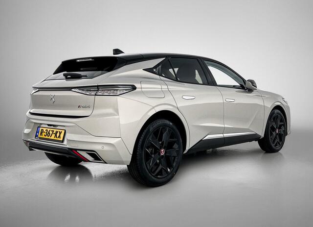 DS DS 4 Performance Line 130PK Automaat | Navigatie | Achteruitrijcamera | Parkeersensoren Voor en Achter | Alcantara Bekleding | Verwarmd Comfortstoelen | LED Koplampen | Keyless Entry/Start | 19" Lichtmetalen Velgen | Apple Carplay/Android Auto |