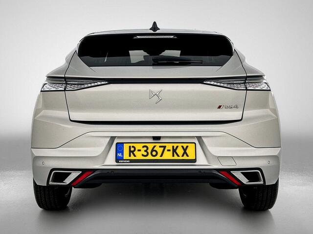 DS DS 4 Performance Line 130PK Automaat | Navigatie | Achteruitrijcamera | Parkeersensoren Voor en Achter | Alcantara Bekleding | Verwarmd Comfortstoelen | LED Koplampen | Keyless Entry/Start | 19" Lichtmetalen Velgen | Apple Carplay/Android Auto |