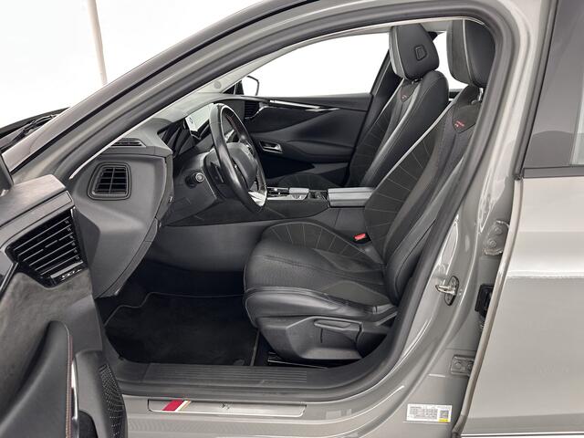DS DS 4 1.6 PureTech Performance Line (INCL-BTW) Aut. *PANO | LEATHER-MICROFIBRE | FULL-LED | HEATED-SPORTSEATS | DIGI-COCKPIT | KEYLESS | CAMERA | LANE-ASSIST | CARPLAY | ECC | SHIFT-PADDLES | PDC | TOWBAR | 19''ALU*