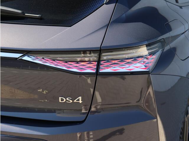 DS DS 4 1.2 Hybrid 136 PK Pallas | Schuifdak | Night Flight | 19"