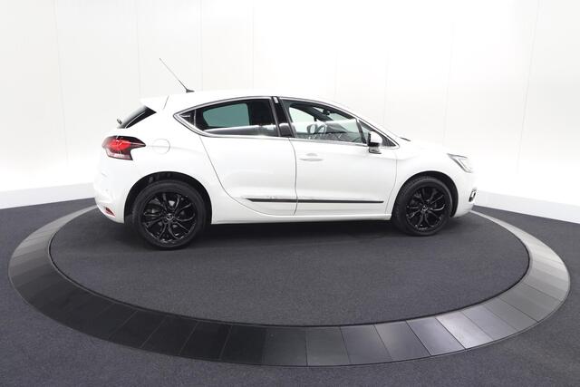 DS DS 4 PureTech 130 Performance Line | Camera | Dodehoekdetectie | Stoelmassage | Apple Carplay