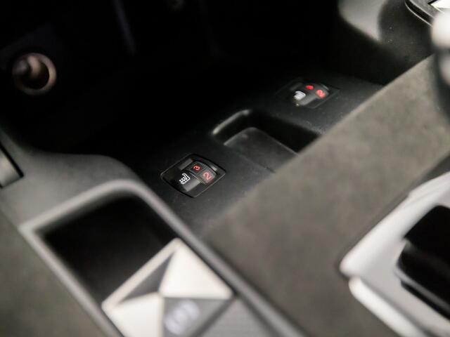 DS DS 7 Crossback 1.6 PureTech Performance Line 181Pk Automaat (APPLE CARPLAY, GROOT NAVI, LEDER/ALCANTARA, STOELVERWARMING, SPORTSTOELEN, 360 CAMERA, LED KOPLAMPEN, ZWART HEMEL, NIEUWE APK, NIEUWSTAAT)