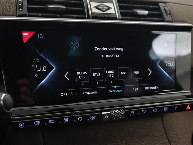 DS DS 7 Crossback E-Tense Be Chic | Camera | Bi-Xenon | Carplay | Navigatie | 19'' | Digital Cockpit | Climate control | Parkeerhulp | Cruise control | PHEV | Plug In