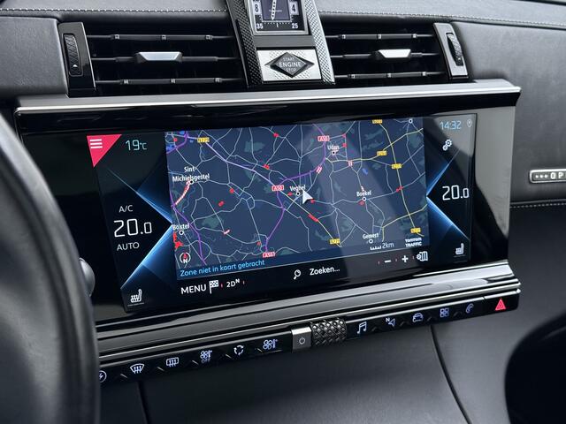 DS DS 7 Crossback Hybrid 300 4x4 Night Vision Lederen Massagestoelen PanoramaSchuifdak Adap.Cruise FOCAL Electra® Trekhaak Memory 360°Camera Apple Carplay Android Auto E-Tense Be Chic Active Scan Suspension Elek.Stoelen+Verwarmd Elek.Achterklep Lane Assist Voorruitverwarmi
