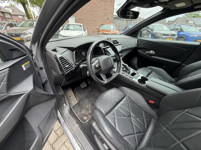 DS DS 7 Crossback 1.6-16v. * Rivoli * AUTOMAAT * 180 Pk Benzine * * Trekhaak * Zwart Leder * Schuifdak * Navigatie * Cruise Control * Super Luxe Rivoli Uitvoering * Vingerhoets; Vierde Generatie Eersteklas Service. Al meer dan 100 jaar een begrip in de Brabantse Kempen.