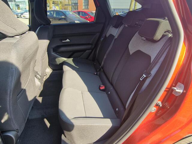 Dacia Bigster Full Hybrid 155pk Journey / Panorama dak / Adaptieve Cruise Control / Elektrisch bedienbare Achterklep / Voorruitverwarming / Verwarmbare voorstoelen / Stuurwielverwarming / Navigatie af fabriek / 360 Graden(Rondomzicht)-camera / Apple Carplay & Android A