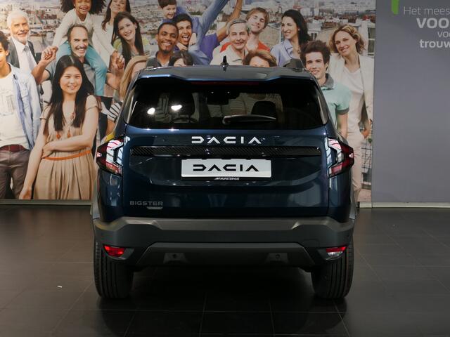 Dacia Bigster 1.8 Hybrid 155 Journey *NIEUW* - Occasion Lease vanaf ¤589 p/m - - Dodehoek - Sensor v+a - 360 camera - Stuur + voorruit + stoelverwarming
