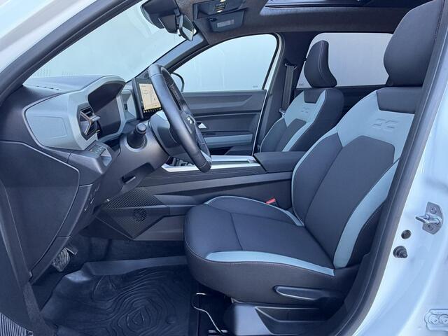 Dacia Bigster 1.8 Hybrid 155 Extreme / Fabrieksgarantie tot 06-2028 / Glazen Schuif- en Kanteldak / Stoel, Stuur & Voorruit Verwarming / Elektrische Achterklep / Adaptief Cruise Control / Apple Carplay & Android Auto / Climate Control / Achteruitrijcamera / – foto 6