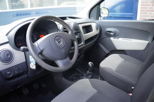 Dacia DOKKER 1.6 MPI, TREKHAAK, BTW-VRIJ / MARGE