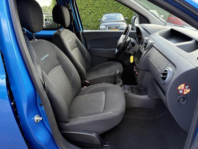 Dacia DOKKER 1.2 TCe Stepway 5p. 85KW Deurtjes (Distributie verv.) ( Navigatie, trekhaak, Airco, cruise control) RIJKLAARPRIJS!
