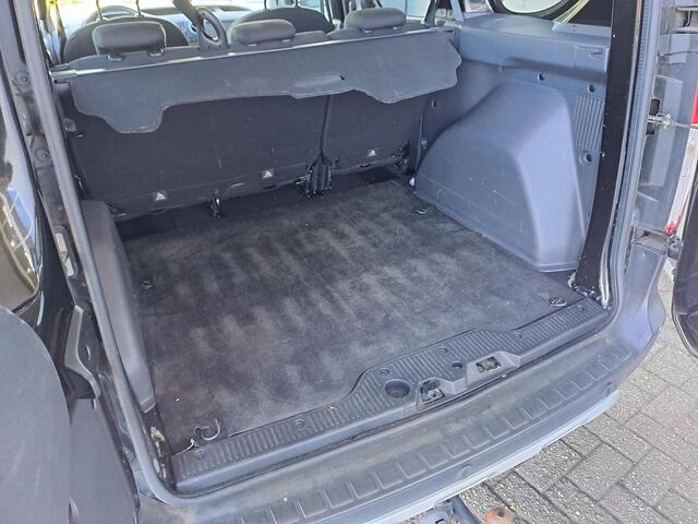 Dacia DOKKER 1.2 TCe S&S Stepway, 5-Persoons Trekhaak, Cruise, Airco,