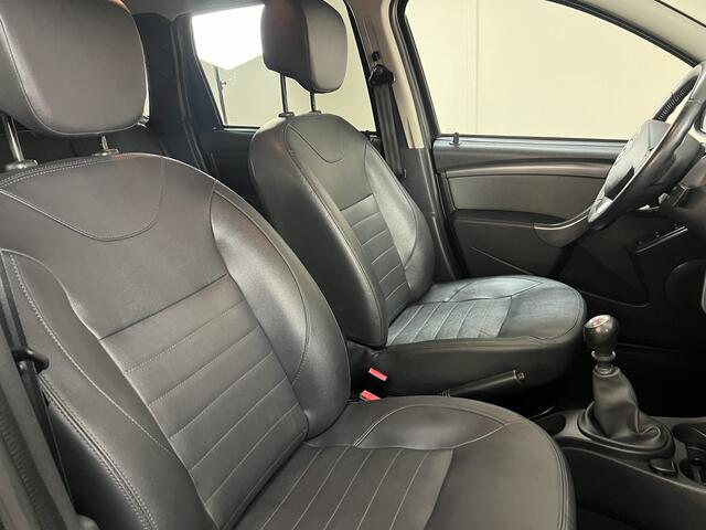 Dacia DUSTER 1.2 TCe 4x2 Blackshadow Navi/Camera/leder