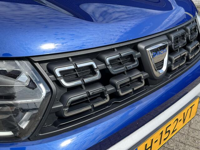 Dacia DUSTER 1.0 TCe Bi-Fuel Serie Limitee 15th Anniversary LICHTMETAAL / PARKEERSENSOREN + CAMERA / DAB+ / CRUISE CONTROL / CLIMATE CONTROL / EDITION ONE UITVOERING