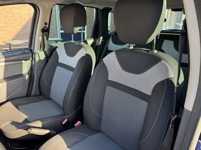 Dacia DUSTER 1.2 TCe 4x2 Lauréate Airco Navi
