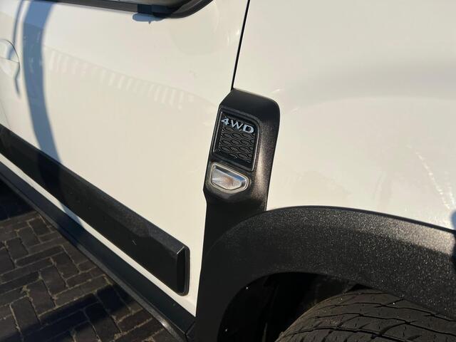 Dacia DUSTER 1.6 SCe Prestige | Uniek | Grijs Kenteken | 4X4 | Camera | Trekhaak | Stoelverwarming |