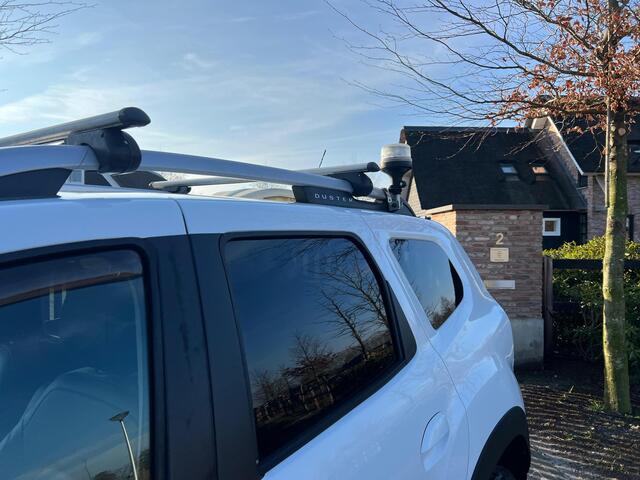 Dacia DUSTER 1.6 SCe Prestige | Uniek | Grijs Kenteken | 4X4 | Camera | Trekhaak | Stoelverwarming |