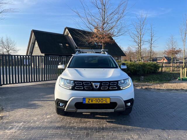 Dacia DUSTER 1.6 SCe Prestige | Uniek | Grijs Kenteken | 4X4 | Camera | Trekhaak | Stoelverwarming |