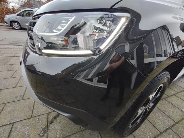 Dacia DUSTER PRESTIGE 1.3 TCE 150pk LEDER