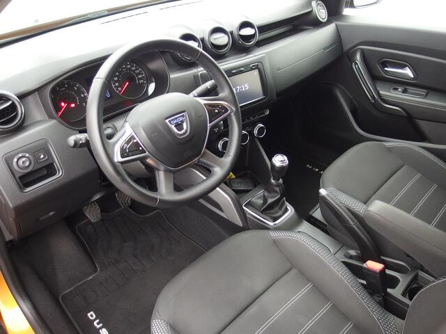 Dacia DUSTER 1.2 TCe Prestige TREKHAAK / KEYLESS / 360GR CAMERA / PDC / DODEHOEK / NAVI / CLIMA / DAB+ / NL-AUTO