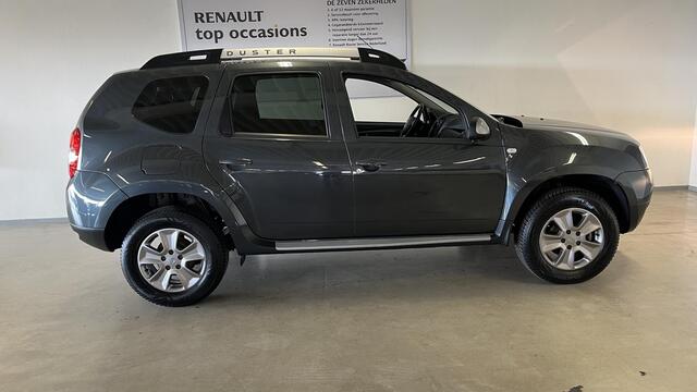 Dacia DUSTER 1.2 TCe 4x2 Lauréate TREKHAAK / NAVIGATIE / CRUISE CONTROLE / AIRCO