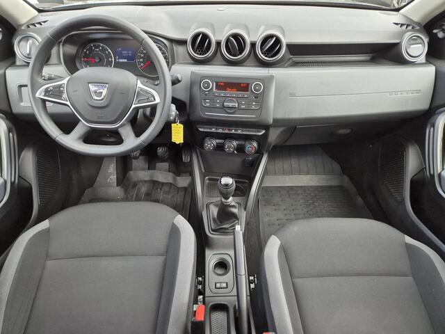 Dacia DUSTER 1.0 TCe 100 Essential Handgeschakeld / Stoelverwarming / Cruise control / Lichtmetalen wielen 16" / Elektrische ramen voor /