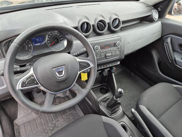 Dacia DUSTER 1.0 TCe 100 Essential Handgeschakeld / Stoelverwarming / Cruise control / Lichtmetalen wielen 16" / Elektrische ramen voor /