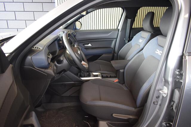 Dacia DUSTER 1.0 TCe 100 ECO-G Journey Navi Camera Airco 7000 Km Nieuwmodel