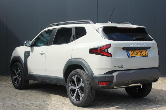 Dacia DUSTER 1.6 Hybrid 140Pk Journey | Apple & Android Carplay | Climate Control | Parkeersensoren Voor & Achter + 360 Camera | Privacy Glass | Cruise Control | Licht & Regensensor |