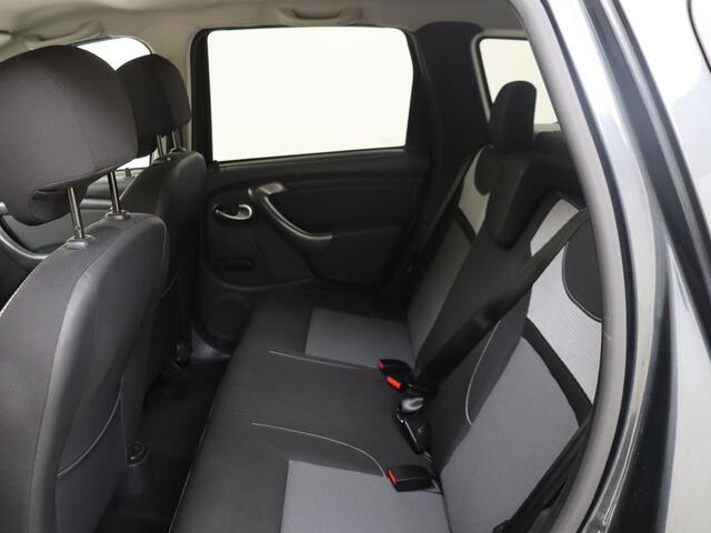Dacia DUSTER 1.2 TCe 125 PK 4x2 Lauréate Airco | Cruise Control | Radio | Bluetooth Telefoon | TREKHAAK