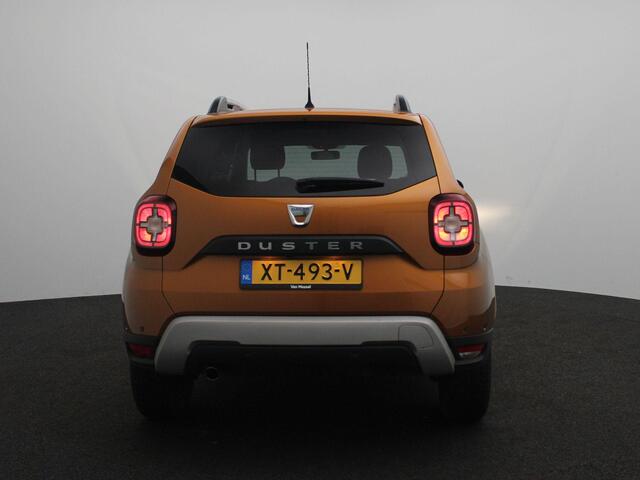 Dacia DUSTER TCe 130 Prestige | Climate Control | Navigatie | Lichtmetalen velgen | Sensoren achter met achteruitrijcamera | Dacia handsfree card voor het openen sluiten en starten | Metaalkleur |